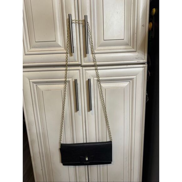 Guess Women's Faux Leather Chain Strap Bella Travel Clutch Black OS NWOT - Picture 7 of 11
